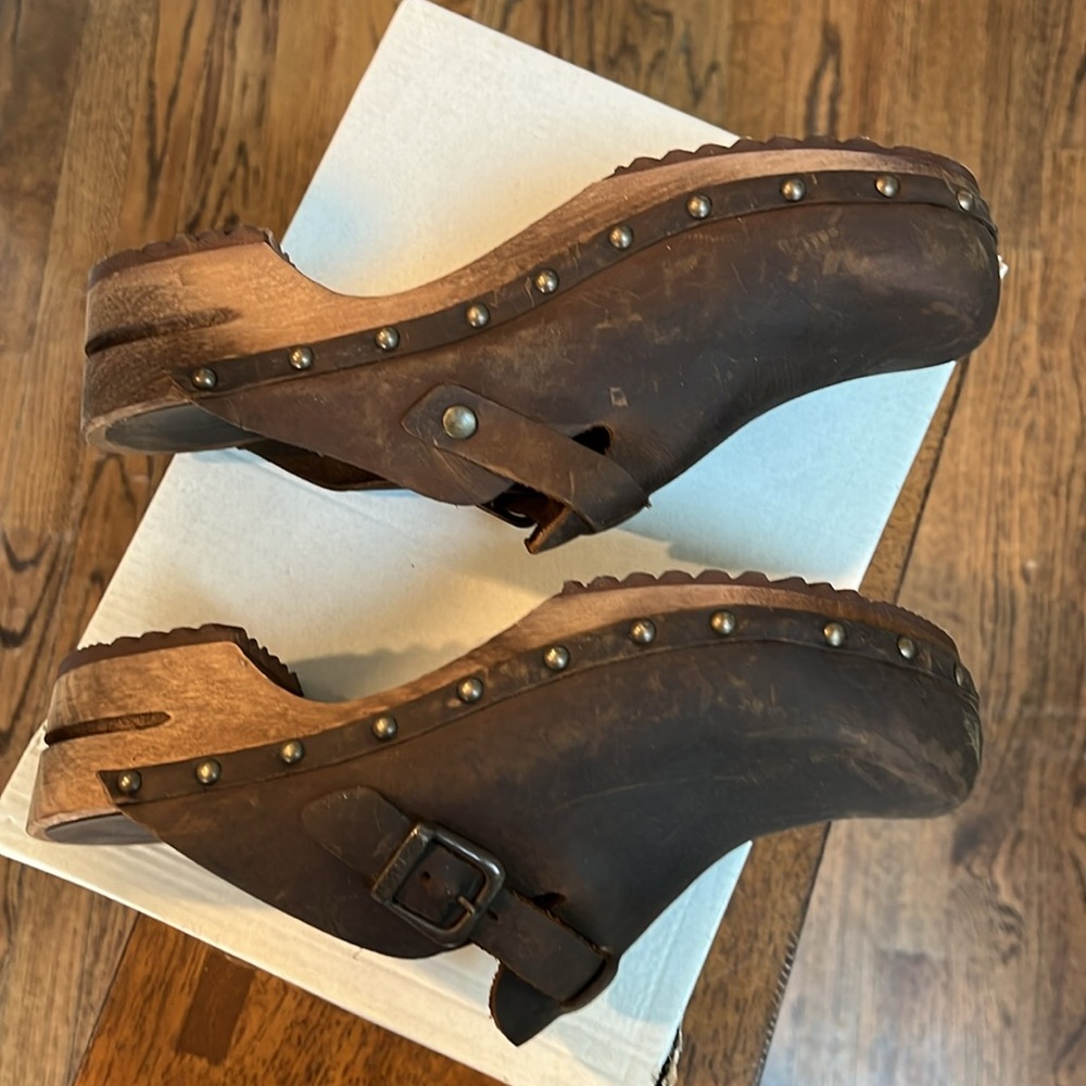 Sanita Brown Leather Studded Clogs Mules - Picture 7 of 8